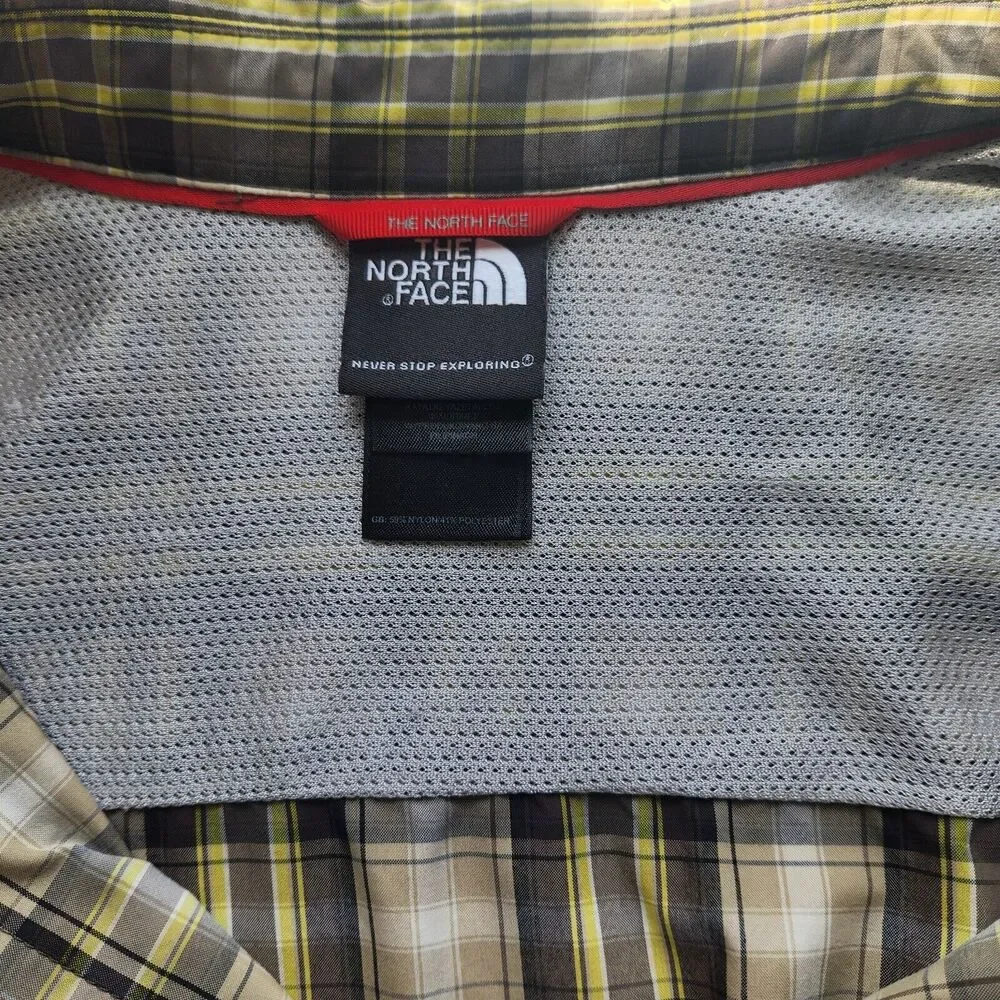 The North Face Mens Medium Shirt NSE Size M Plaid Short Sleeve‎ Hiking Travel